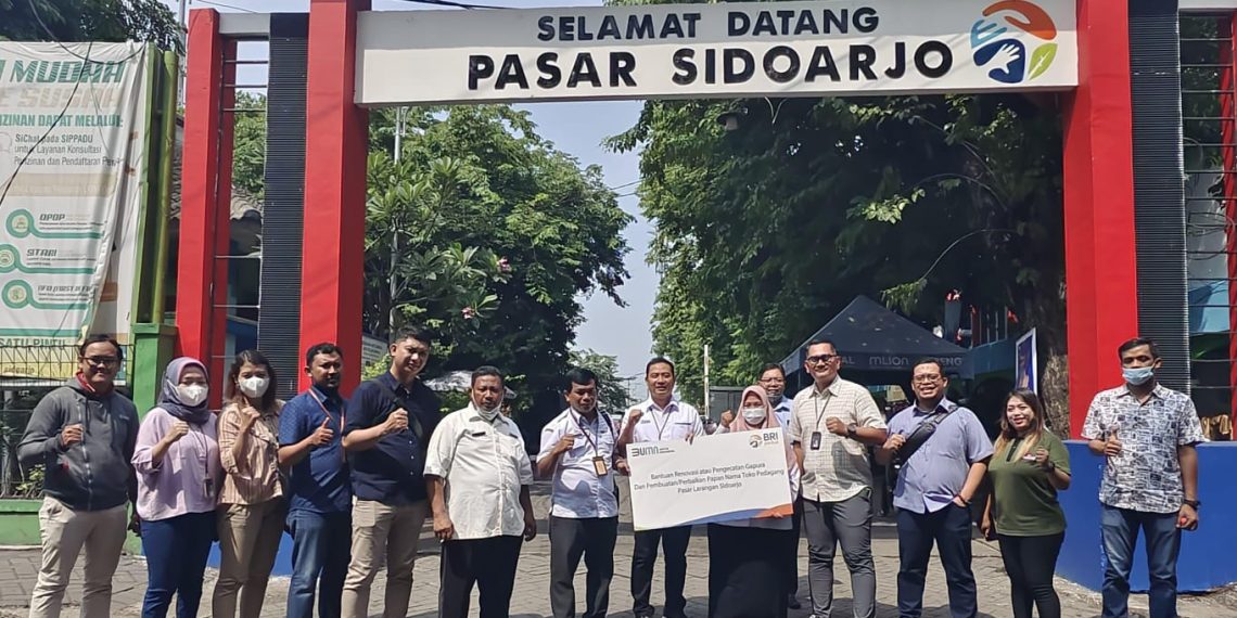 Branch Office Sidoarjo Berikan Bantuan 70 Stand Toko Gudang (Togu) di Pasar Larangan Sidoarjo