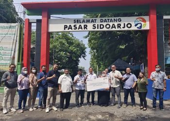 Branch Office Sidoarjo Berikan Bantuan 70 Stand Toko Gudang (Togu) di Pasar Larangan Sidoarjo