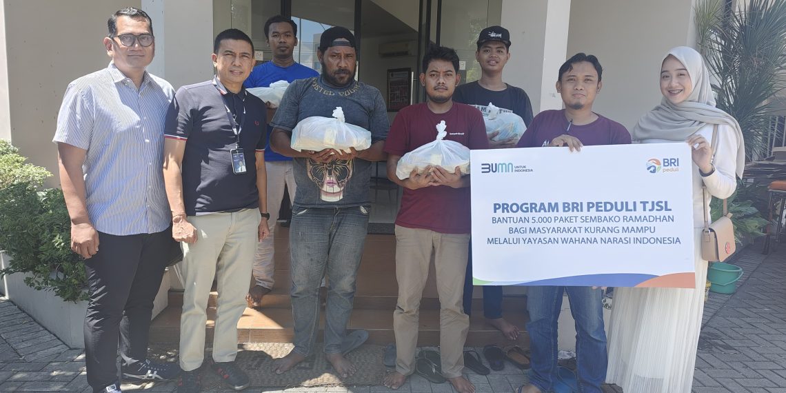 Berbagi Bahagia di Bulan Ramadhan, Branch Office Sidoarjo Bagikan Paket Sembako Warga Sidoarjo Melalui Yayasan Insan Kurnia