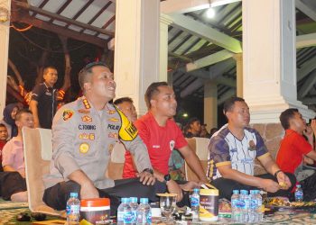 Ribuan Warga Sidoarjo Nobar Geden di Alun-alun