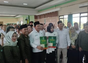 Sekaligus Deklarasi, Bacabup H Subandi dan Bacawabup Hj Mimik Idayana Daftar Bareng ke Desk Pilkada PKB Sidoarjo
