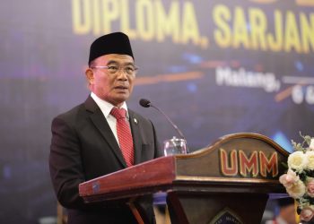 Hadiri Wisuda UMM, Menko Muhadjir Minta Alumni Cari Kesibukan Baru