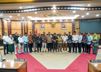Ketua DPRD Sidoarjo H Usman Beri Pengenalan Tugas Kedewanan Kepada 19 Caleg Terpilih Wajah Baru