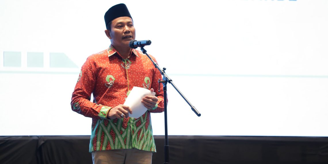 Kukuhkan 54 Panwaslu Kecamatan, Plt Bupati Subandi Minta Jaga Netralitas dan Integritas