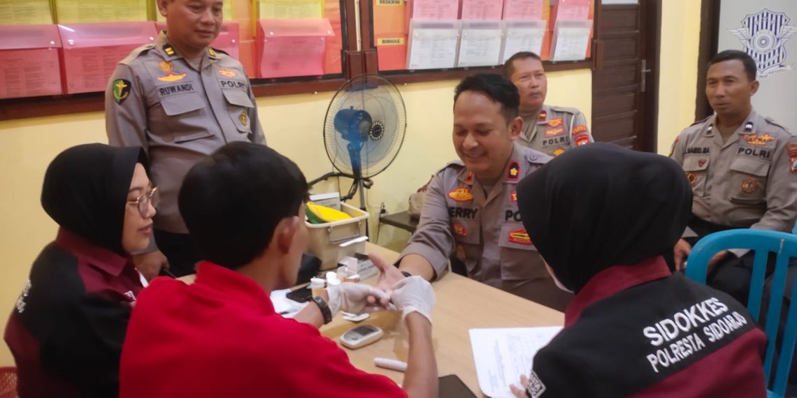 Antisipasi Penyakit Metabolisme, Polisi Sidoarjo Dicek Kesehatan