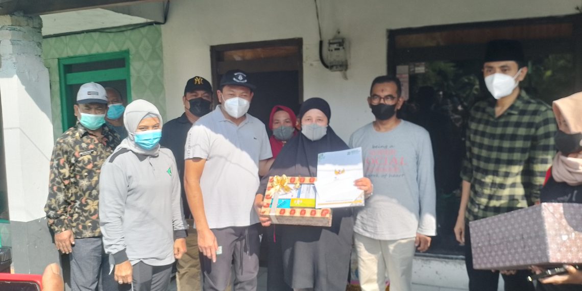 Plt Bupati Subandi Bantu Pengobatan Warga Penderita TBC Menahun