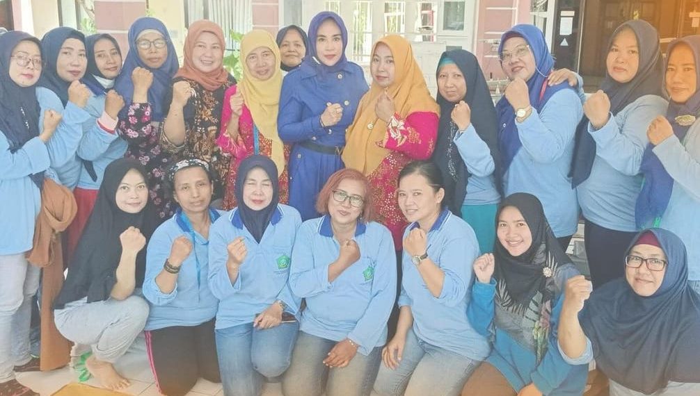 Disnaker Tutup Pelatihan Menjahit dari Dana POKIR Anggota DPRD Sidoarjo Hj Mimik Idayana