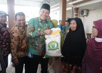 Plt Bupati Sidoarjo Subandi Perintahkan OPD Pengampu Awasi Distribusi Bantuan Pangan