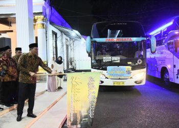 Plt Bupati Subandi Berangkatkan Kloter Terakhir Jamaah Haji Sidoarjo