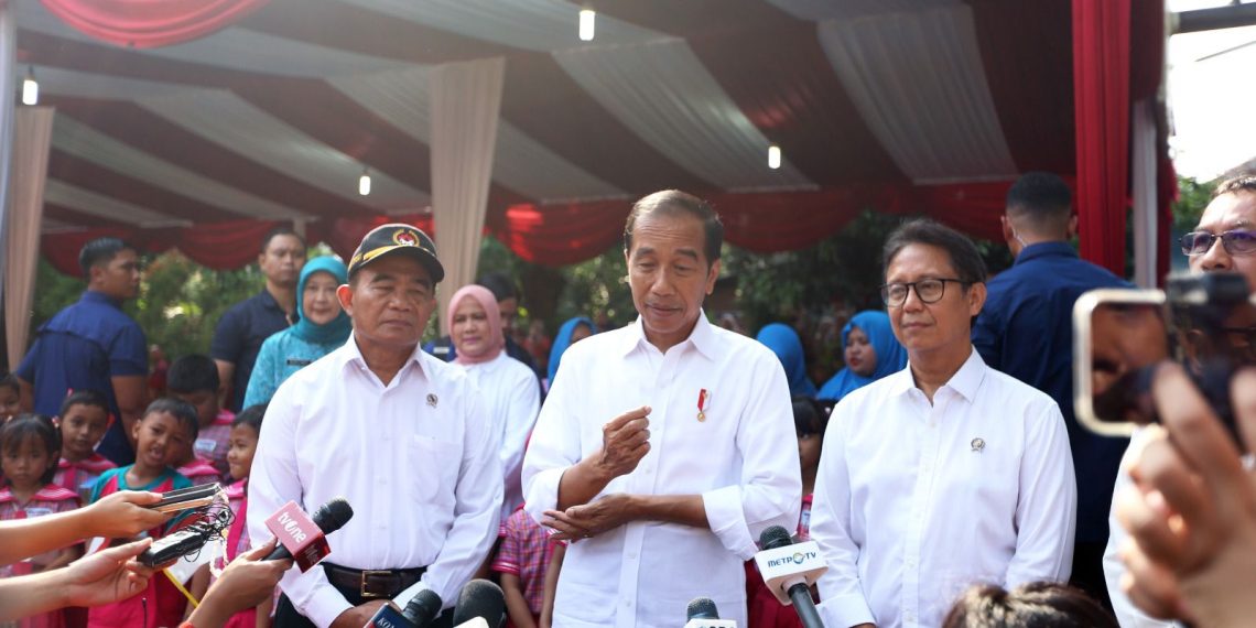 Didampingi Muhadjir,  Presiden Jokowi Tinjau Pengukuran dan Intervensi Serentak Pencegahan Stunting