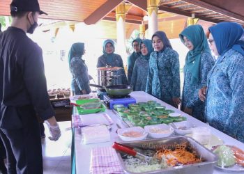 Dr Sriatun Subandi Harapkan Kader PKK Hidangkan Makanan Sehat Bagi  Keluarga