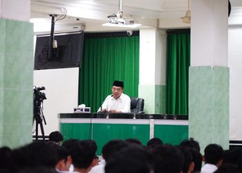 Menko PMK Dorong Santri Pandai Ilmu Agama dan Mampu Pecahkan Masalah Masyarakat