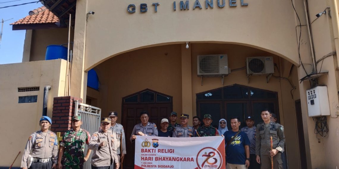 Semarak Hari Bhayangkara Ke-78, Tiga Pilar di Krembung Peduli Tempat Ibadah