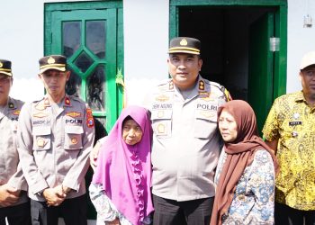 Hari Bhayangkara Ke-78, Polresta Sidoarjo Bedah Rumah di Kalijaten