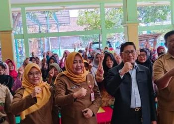 Gandeng Dinas Pemberdayaan Perempuan, Anggota DPRD Jatim Khulaim Junaidi Beri Pelatihan Ibu RT Membuat Masakan dan Kue