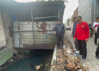 Plt Bupati Sidoarjo Subandi Sidak Sampah ke TPST dan Sempadan Sungai Buntung