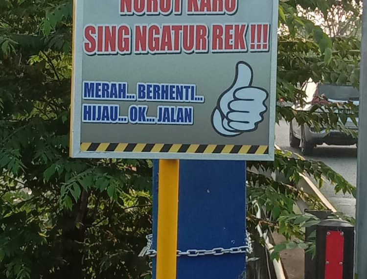 Polisi Pasang Imbauan Antisipasi Kepadatan Lalu Lintas di Flyover Jumputrejo