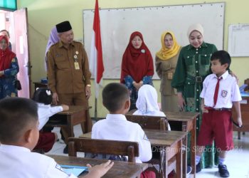 Dr Sriatun Subandi Tinjau Langsung Pelaksanaan MPLS Transisi PAUD ke SD