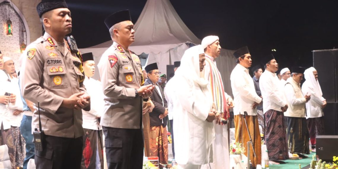 Perkuat Kebersamaan Melalui Lantunan Sholawat dan Ceramah Kebangsaan