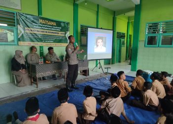 Polisi Edukasi Pelajar tentang Bahaya Kenakalan Remaja