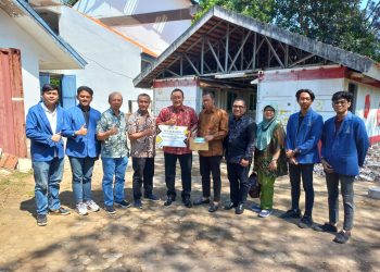 Kontraktor Sidoarjo Serahkan CSR Rp 100 Juta ke Mahasiswa Teknik Sipil ITS
