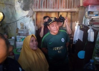 Plt Bupati H Subandi Bersama Baznas Bantu Perbaikan Empat Rumah Warga di Gedangan dan Buduran