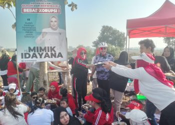 Sebanyak 1000 Warga Desa Kedondong Senam dan Makan Gratis Bareng Bacawabup Hj Mimik Idayana