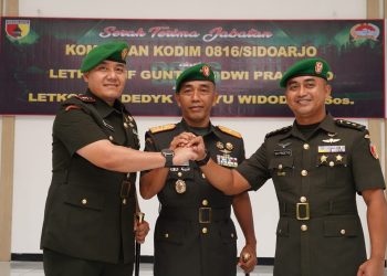 Danrem 084/BJ Pimpin Sertijab Dandim 0816/Sidoarjo dari Letkol Inf Guntung DP kepada Letkol Inf Dedyk Wahyu Widodo
