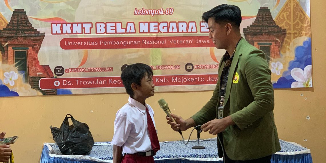 KKN Mahasiswa UPNVJT Gelar Penyuluhan Pendidikan Karakter SDN Trowulan