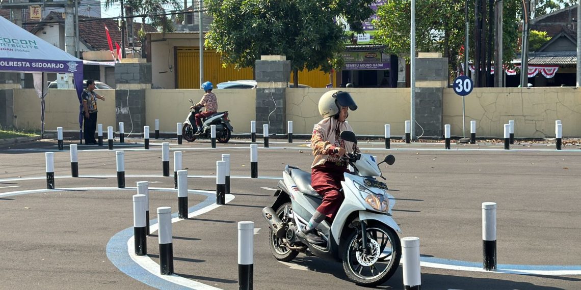 Pelajar SMA dapatkan Edukasi Pembuatan SIM