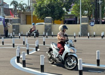 Pelajar SMA dapatkan Edukasi Pembuatan SIM