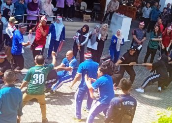 Karyawan Sekretariat DPRD Jatim Gelar Lomba Agustusan