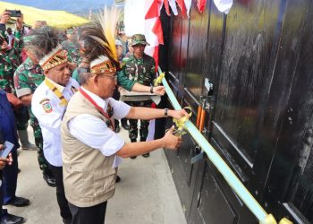 Antisipasi Bencana Kelaparan, Menko PMK Resmikan Gudang Logistik di Provinsi Papua Tengah