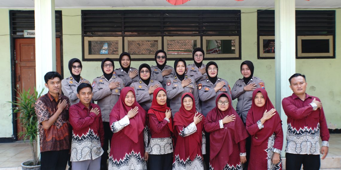 Polwan Polresta Sidoarjo Gelar Baksos dan Sosialisasi Bahaya Kenakalan Remaja