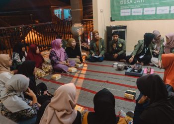 Mahasiswa KKNT UPN Veteran Jatim Ajari Ibu PKK Membuat Gummy Jahe