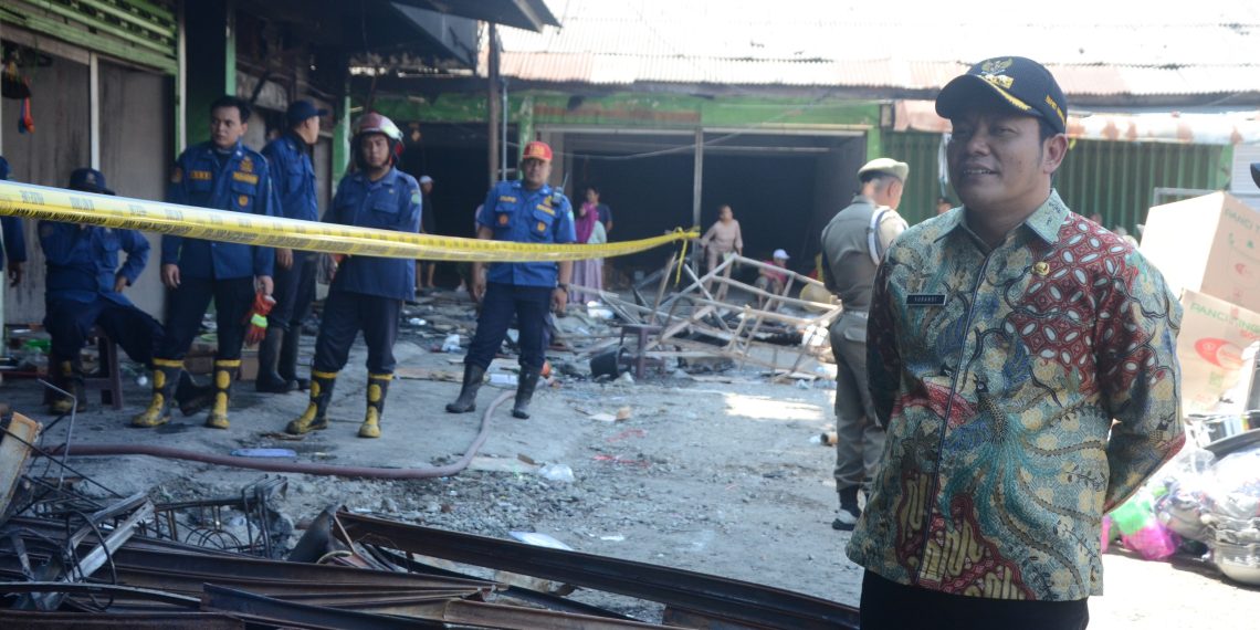 Plt Bupati Subandi Tinjau Kebakaran Pasar Induk Krian