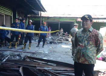 Plt Bupati Subandi Tinjau Kebakaran Pasar Induk Krian