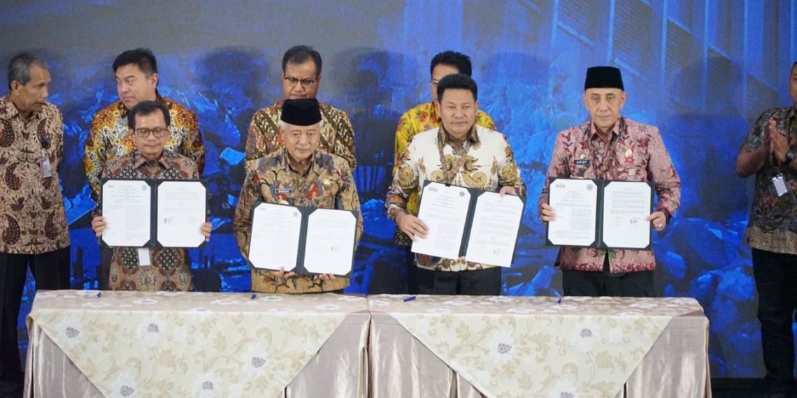 Pemkab Sidoarjo Teken Kerjasama BUMN dan BUMD Pengelolaan Sampah