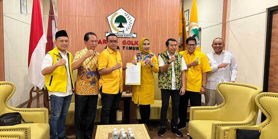 Partai Golkar Serahkan Rekom Pilkada Sidoarjo 2024 kepada Pasangan H Subandi – Hj Mimik Idayana