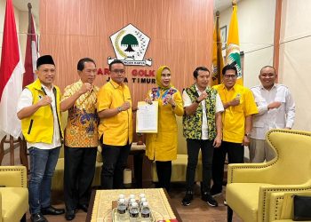 Partai Golkar Serahkan Rekom Pilkada Sidoarjo 2024 kepada Pasangan H Subandi – Hj Mimik Idayana