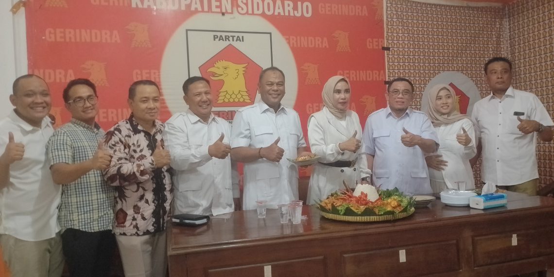 Rahmat Muhajirin Pimpin Sertijab Ketua DPC Partai Gerindra Sidoarjo dari H Kayan kepada Hj Mimik Idayana