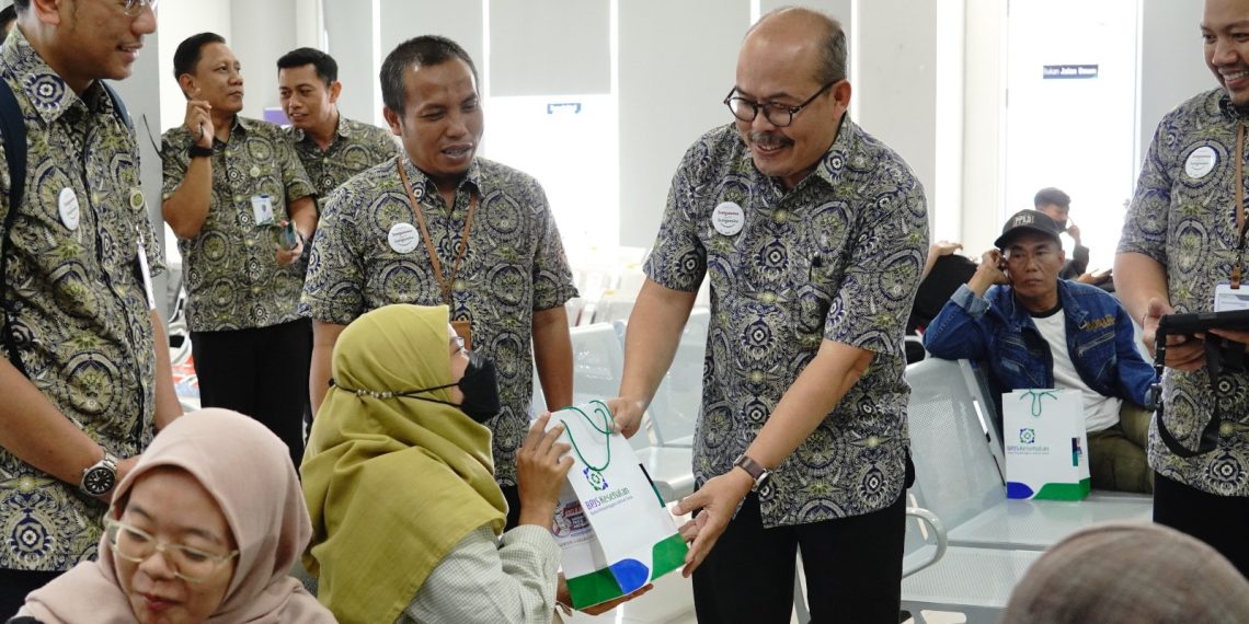 Sapa Peserta di Hari Pelanggan Nasional, Deputi Direksi Wilayah Jawa Timur Ucapkan Terima Kasih Kepada Peserta JKN
