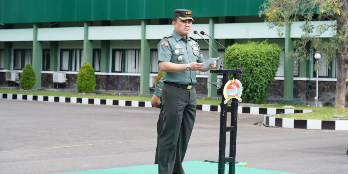 Kasrem 084/Bhaskara Jaya Pimpin Apel Gelar Pasukan Pengamanan VVIP Kunjungan Kerja Presiden RI