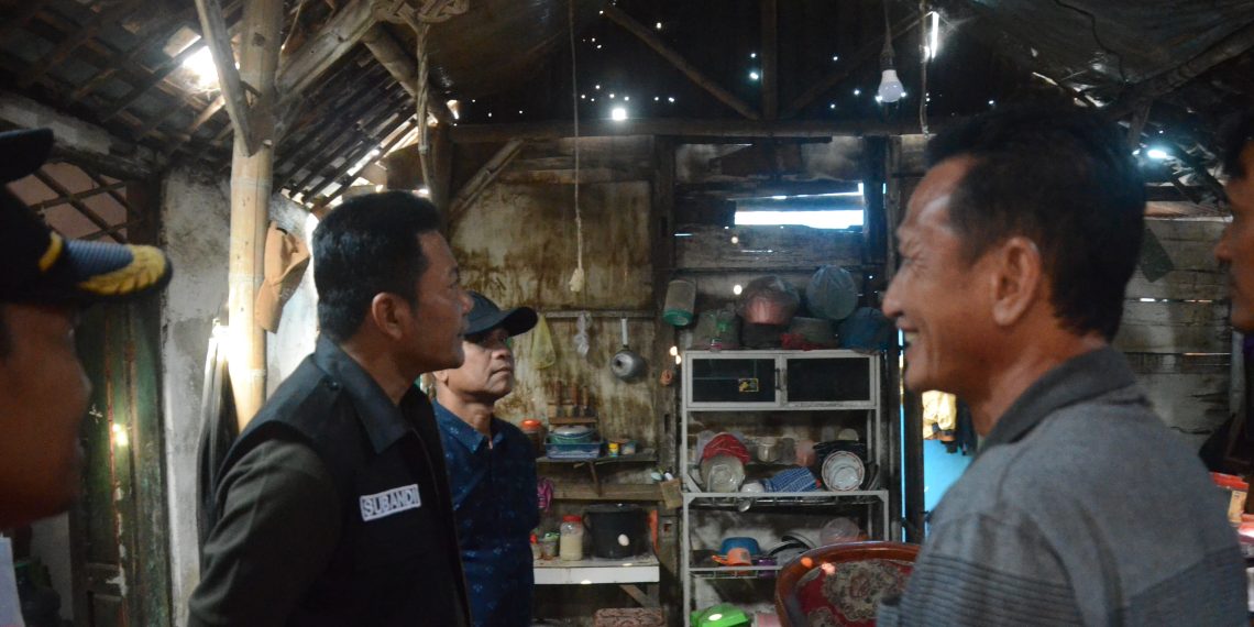 Program RTLH Terus Berjalan, Plt Bupati Subandi Sidak Di Wilayah Desa Watugolong Krian
