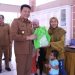 Cegah Stunting, Plt Bupati Subandi Salurkan Ayam dan Telur untuk Warga Sidoarjo