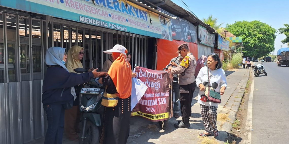 Polsek Tanggulangin Berbagi Sambut Maulid Nabi