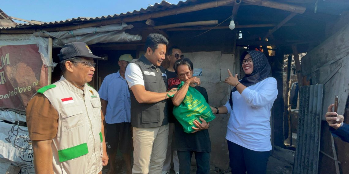 Langgeng Sudiyono Menangis Haru  Disambangi Plt Bupati Sidoarjo untuk Bedah  Rumah