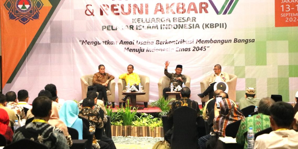 Menko PMK Minta KBPII Bantu Pemerintah Jaga Kelas Menengah