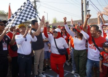 Plt Bupati Subandi Berangkatkan Jalan Sehat Desa Tempel Krian