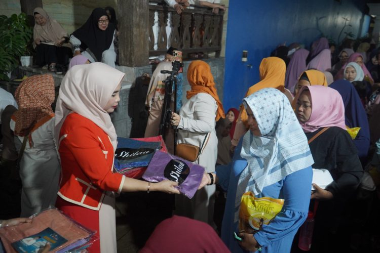 Kiprah Cawabup Hj Mimik Idayana: Puluhan Tahun Bantu Warga Sidoarjo hingga Rutin Berangkatkan Umroh